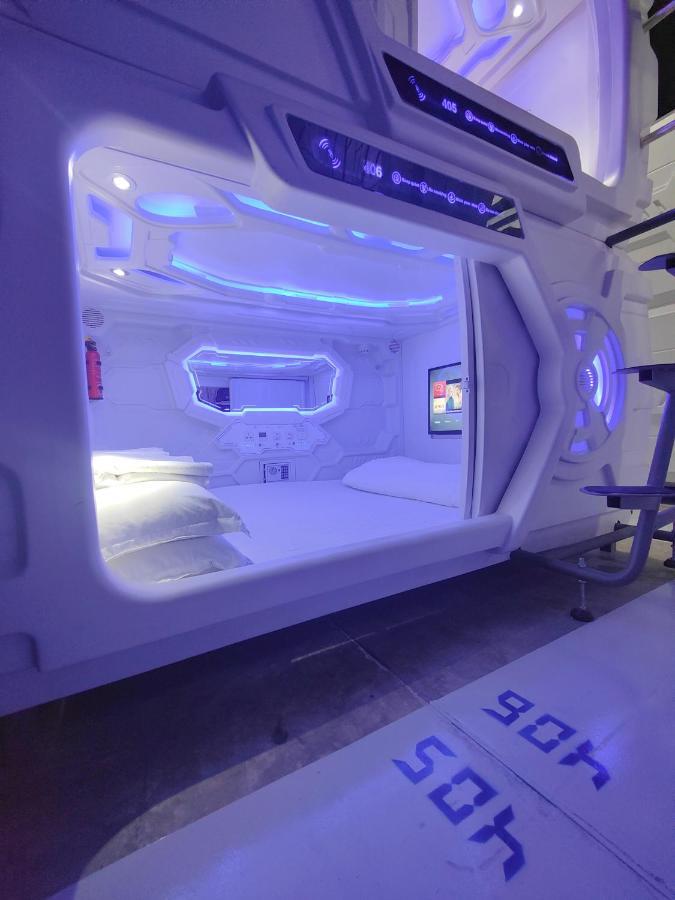 Auberge de jeunesse Met A Space Pod @phrom Phong *
