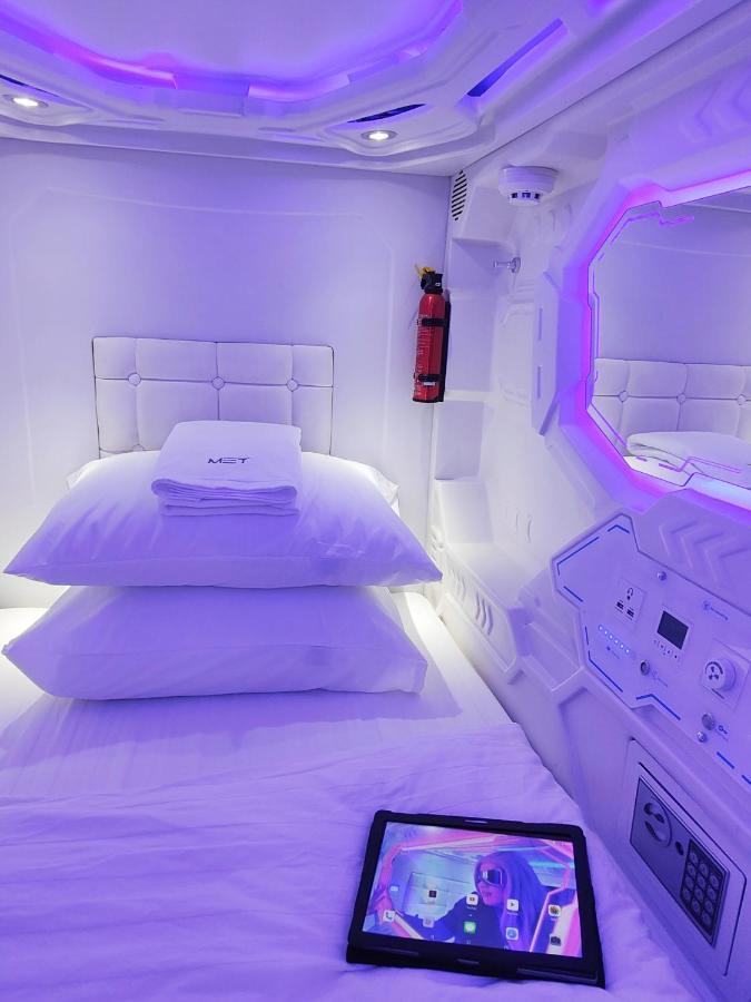 Met A Space Pod @phrom Phong Auberge de jeunesse Bangkok